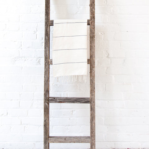 Creative women fine lines towel at maeree